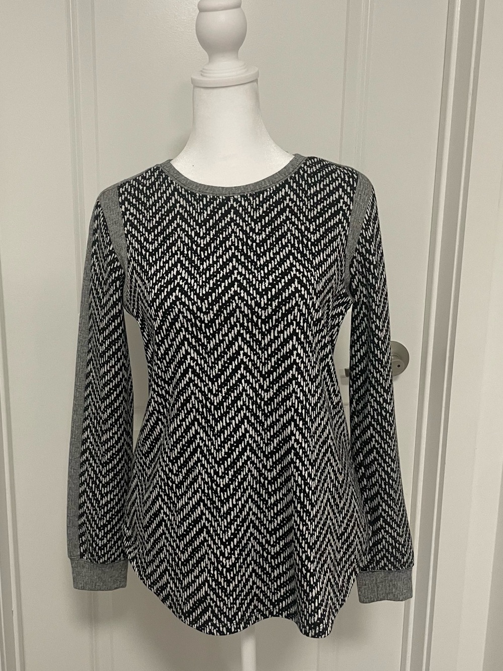 BCBGeneration Black and Gray Chevron Knit Top